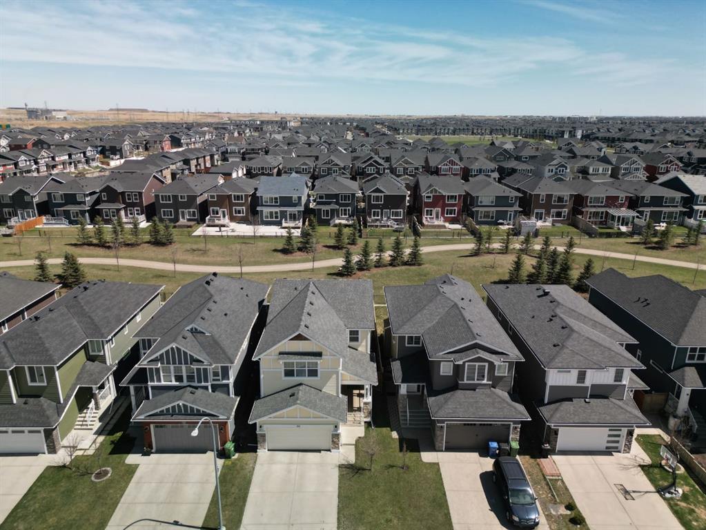 30 Redstone Parade NE photo 5