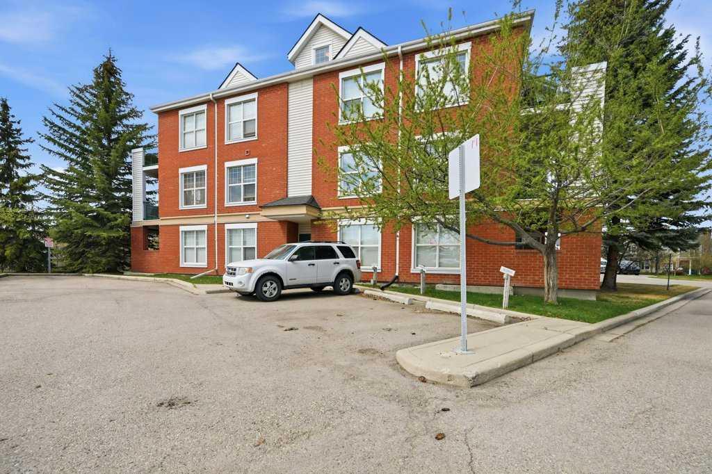 78 Prestwick Gardens SE #311 photo 3