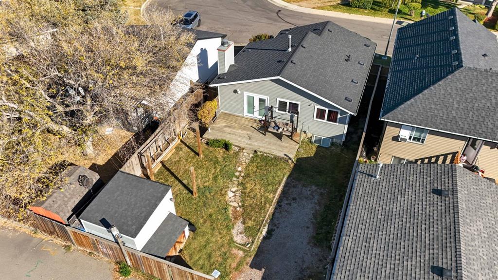108 Falchurch Crescent NE photo 4