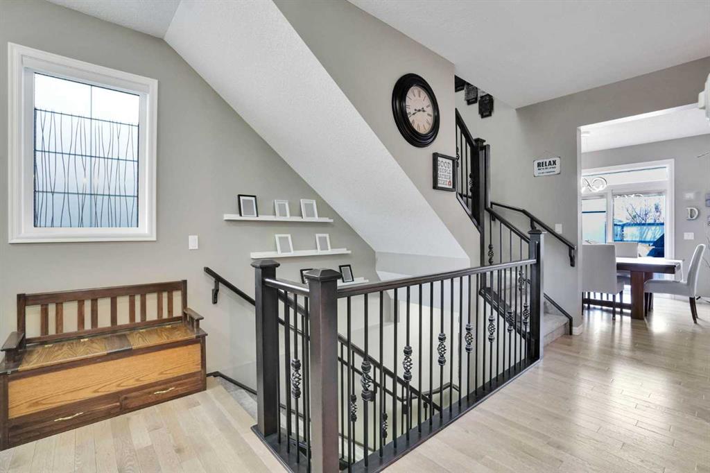 109 Cranleigh Place SE photo 5