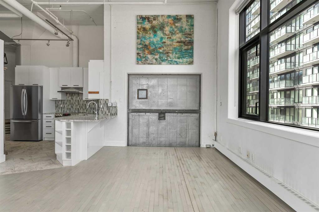 220 11 Avenue SE #405 photo 3