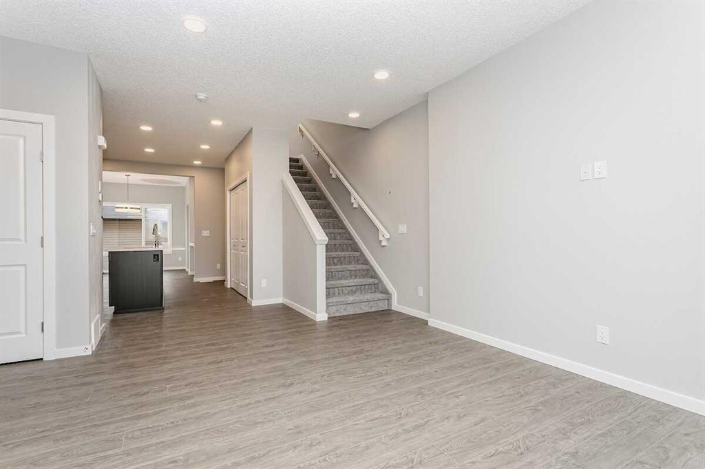 222 Heartwood Parade SE photo 4