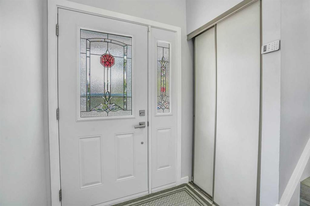 76 Aberfoyle Close NE photo 4