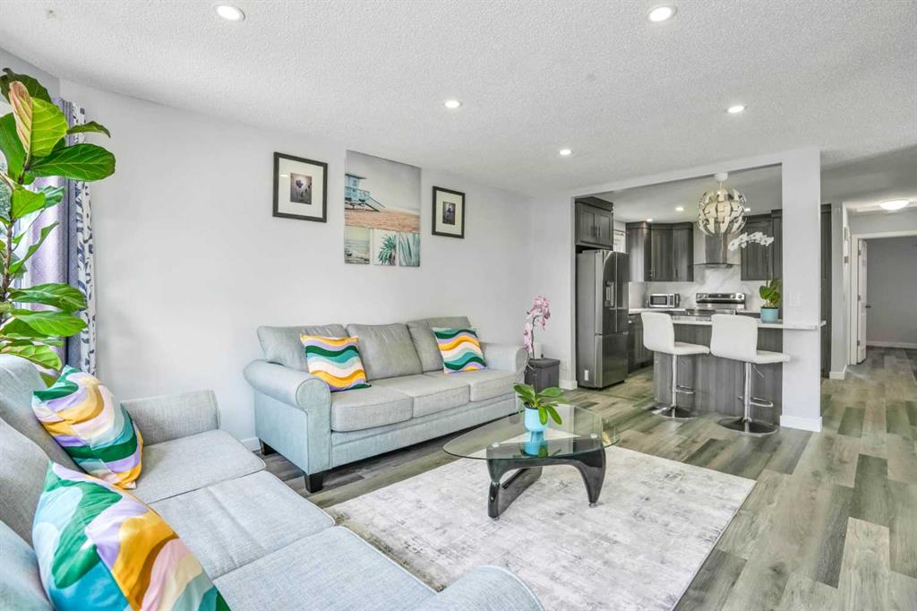 76 Aberfoyle Close NE photo 5