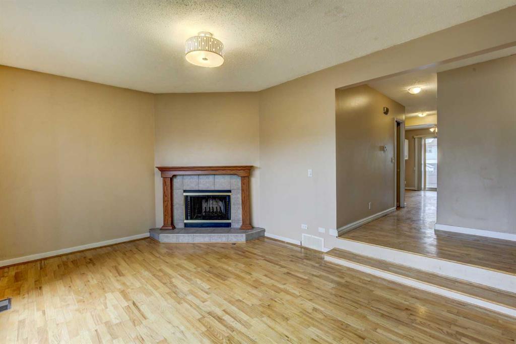 1163 Falworth Road NE photo 4