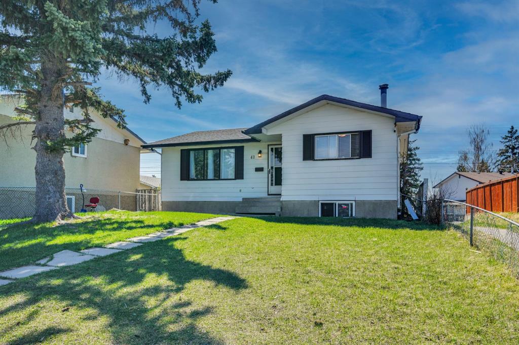 43 Maranda Close NE photo 3