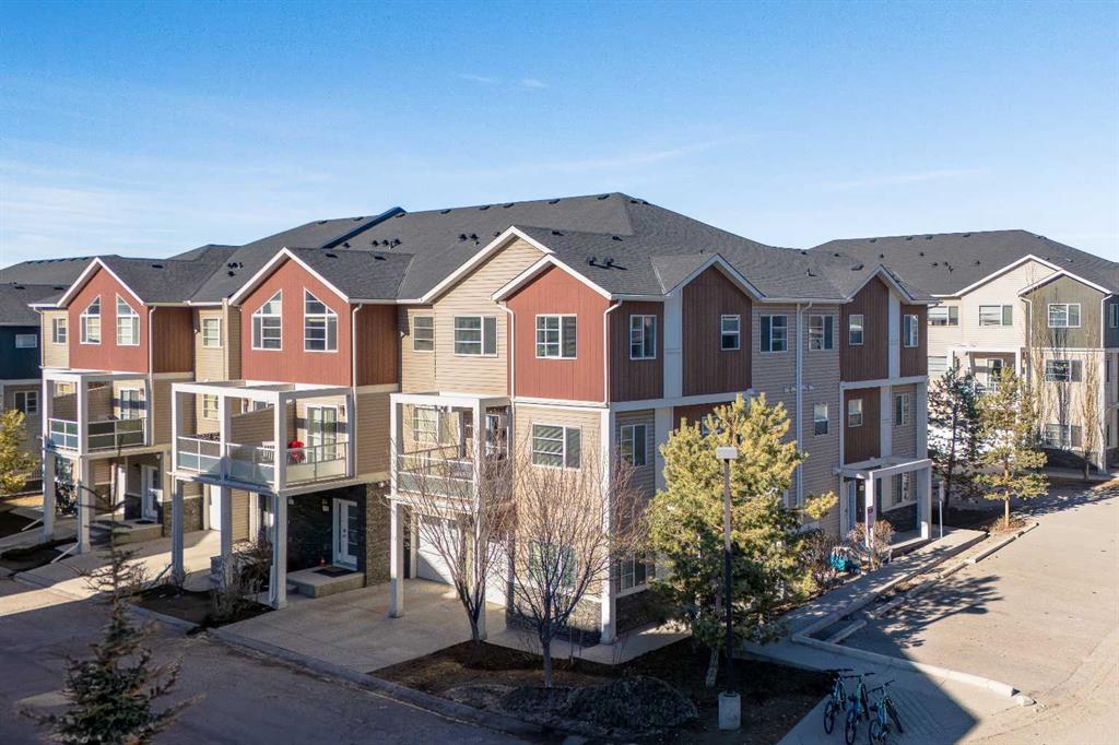 405 Redstone View NE