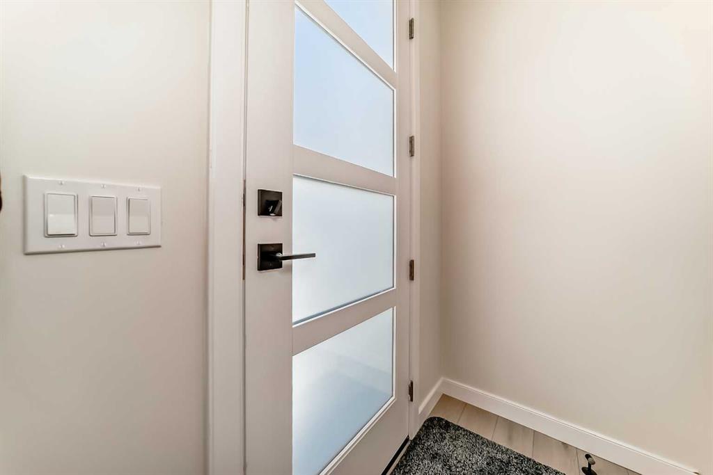 81 Greenbriar Place NW #323 photo 3