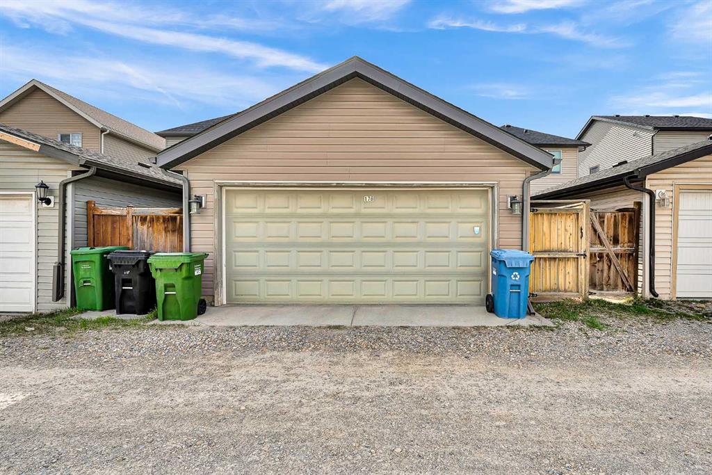 176 Skyview Point Green NE photo 2