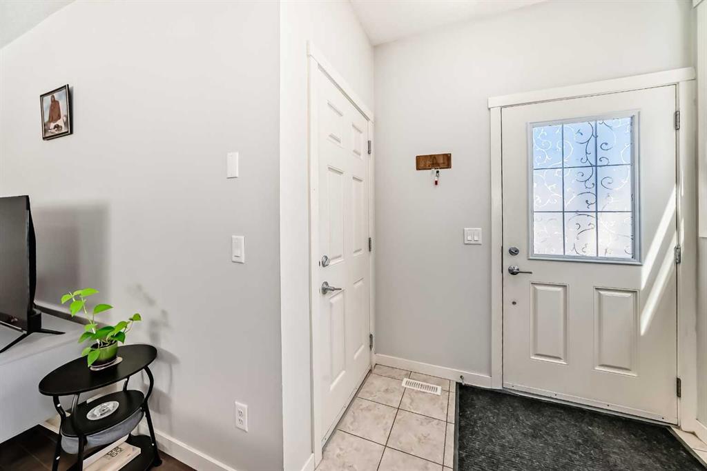 102 Saddlelake Terrace NE photo 5