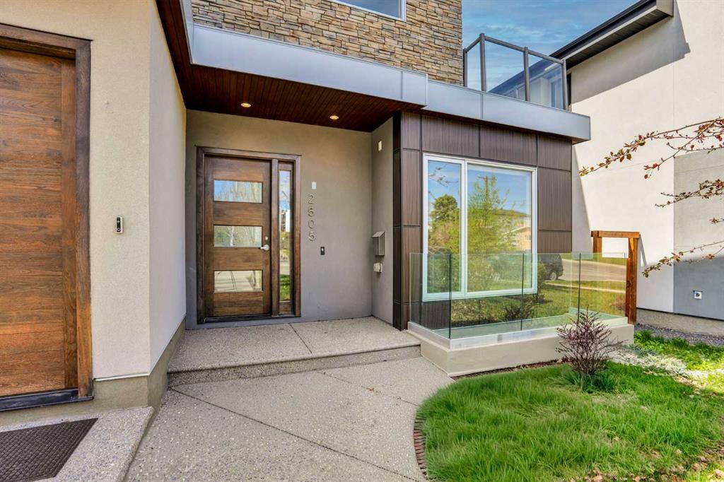 2505 21 Street SW photo 3