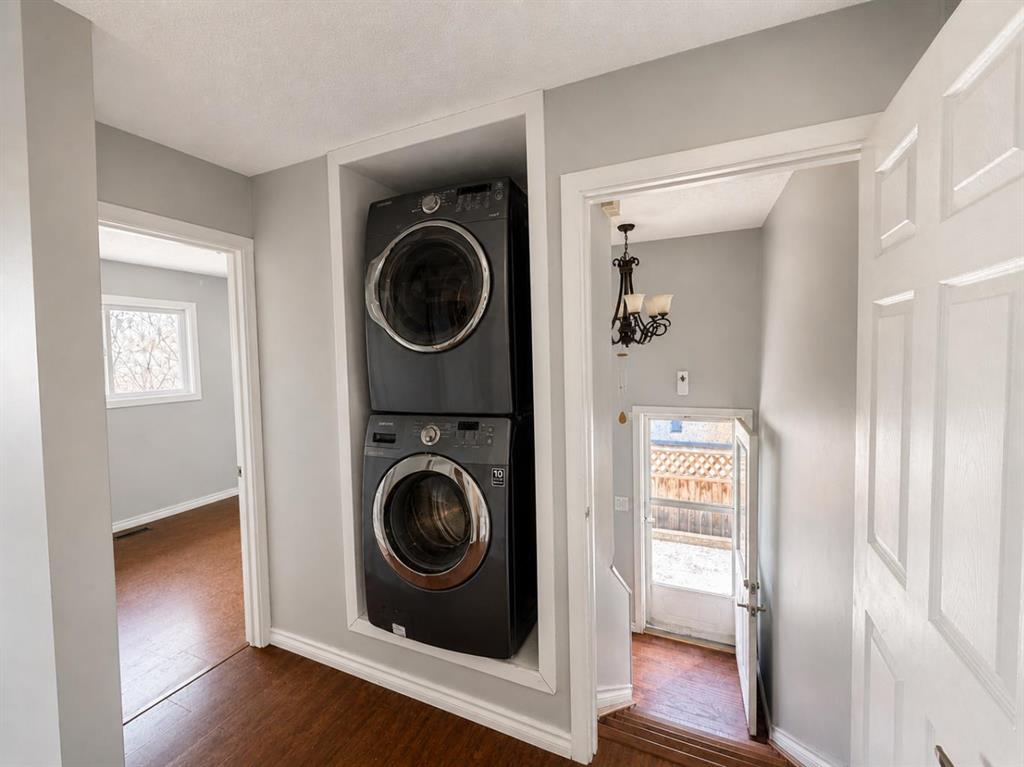 422 40 Street NE photo 3