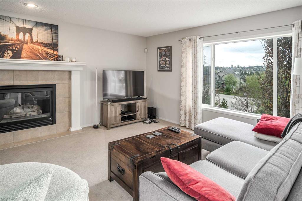 4 Springbank Bay SW photo 5