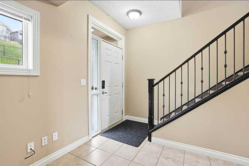 148 Rockyledge View NW #11 photo 2