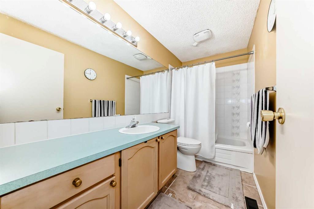 15 Falshire Terrace NE photo 4