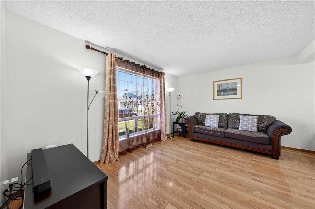 124 Martinwood Court NE photo 3