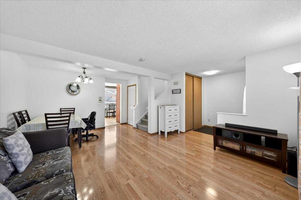 124 Martinwood Court NE photo 4