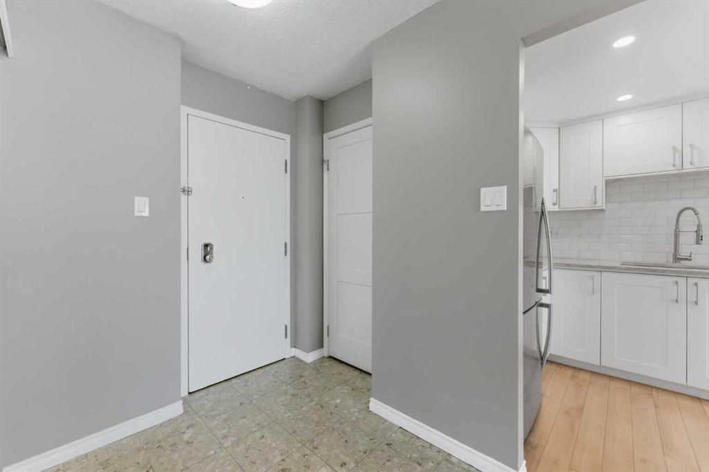 1334 14 Avenue SW #202 photo 4