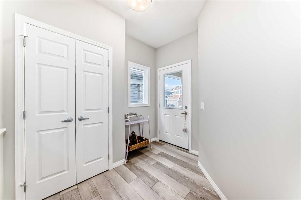 73 Lucas Heights NW photo 3