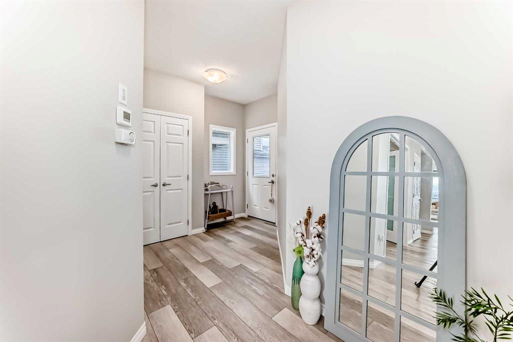 73 Lucas Heights NW photo 4