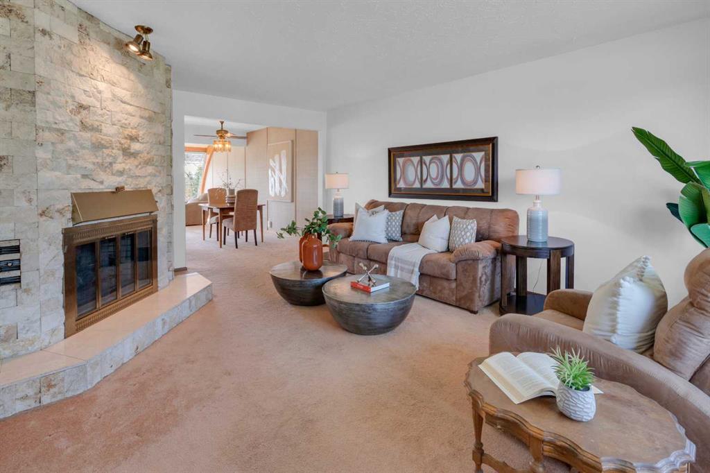 1031 Thorneycroft Drive NW photo 3