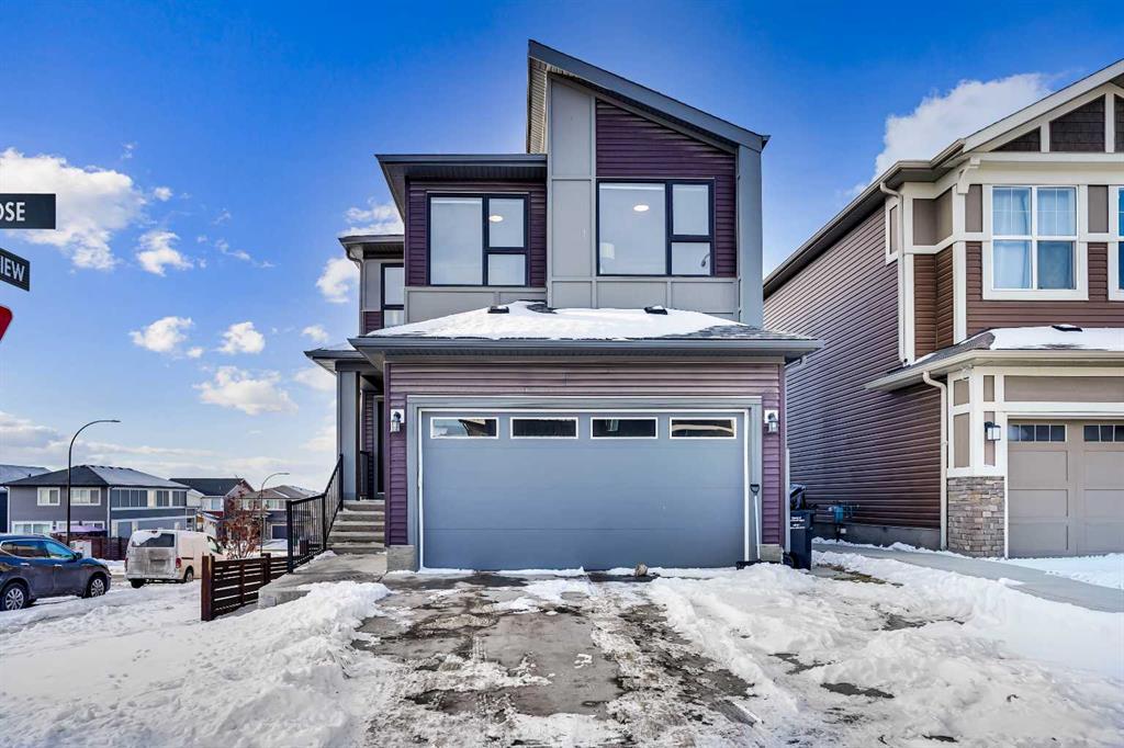 210 Lucas Close NW photo 2