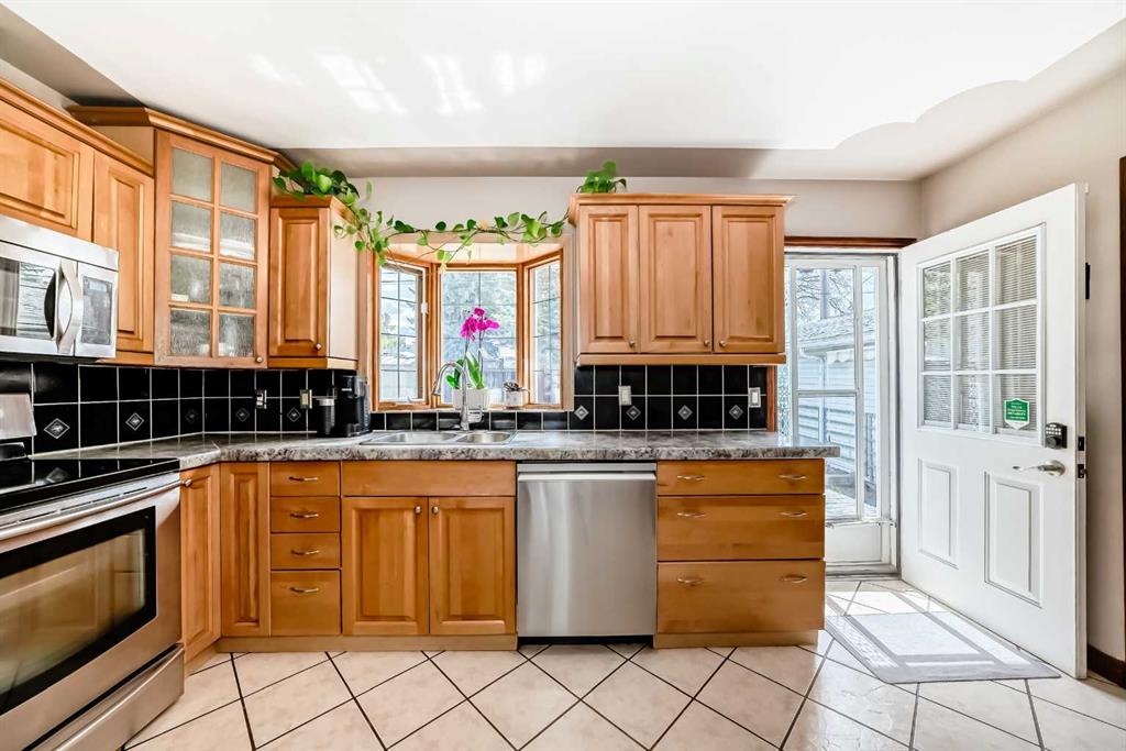 4039 5 Avenue SW photo 5