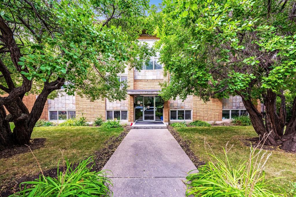 310 22 Avenue SW #4