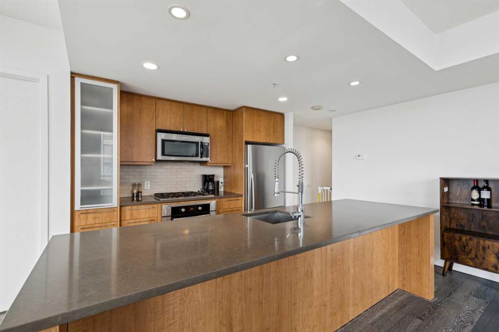 1118 12 Avenue SW #806 photo 5