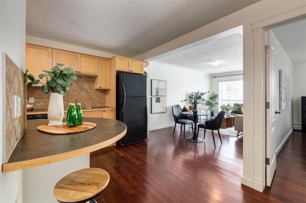 308 24 Avenue SW #105 photo 4