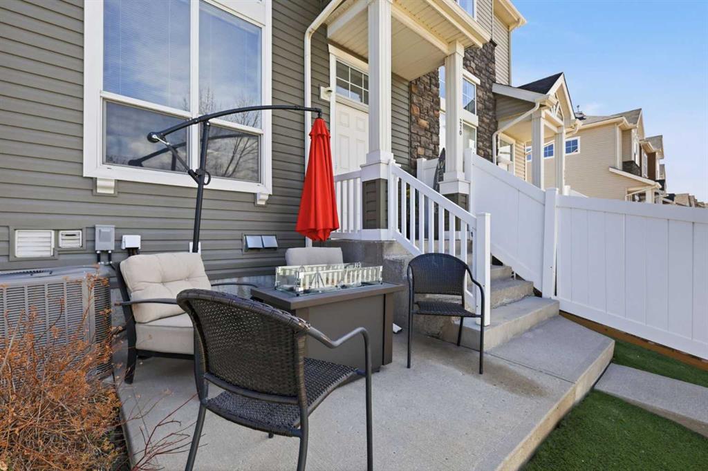 270 Elgin Way SE photo 3