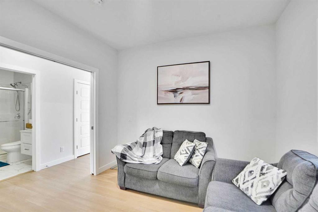 126 Hotchkiss Manor SE photo 4