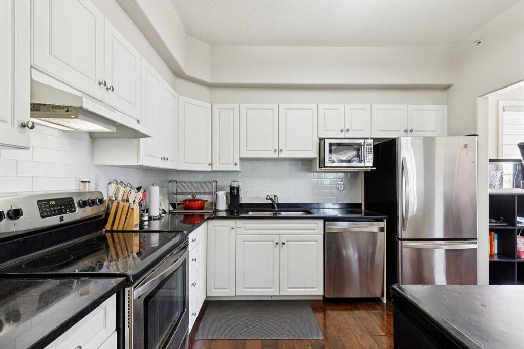 1919 31 Street SW #301 photo 3