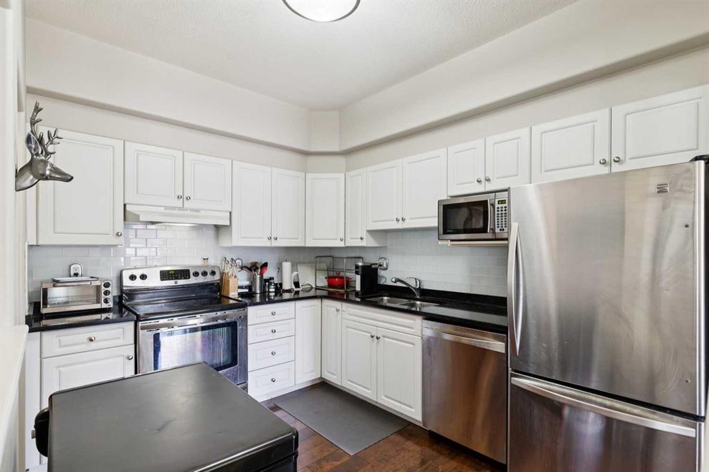 1919 31 Street SW #301 photo 4
