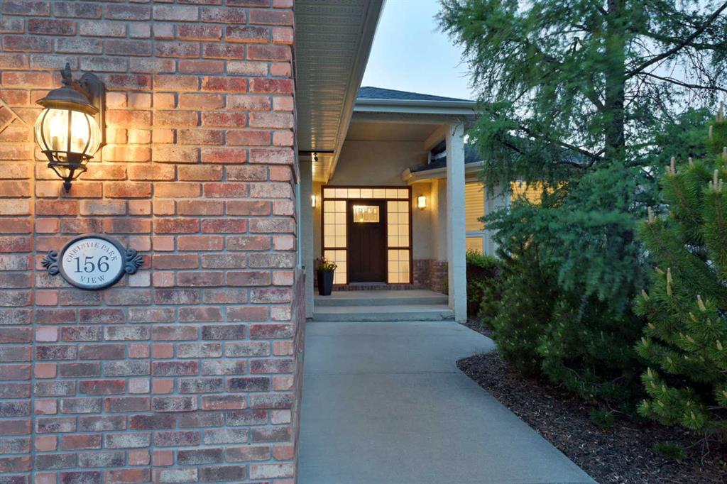 156 Christie Park View SW photo 2