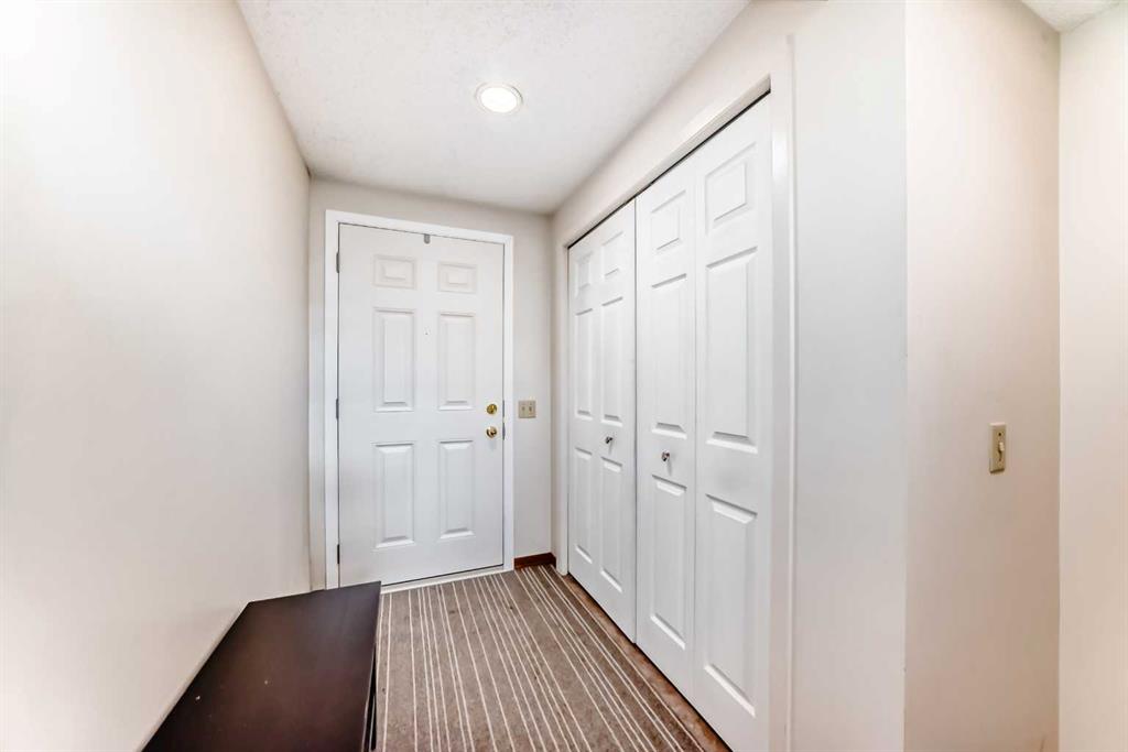 374 Point Mckay Gardens NW photo 5