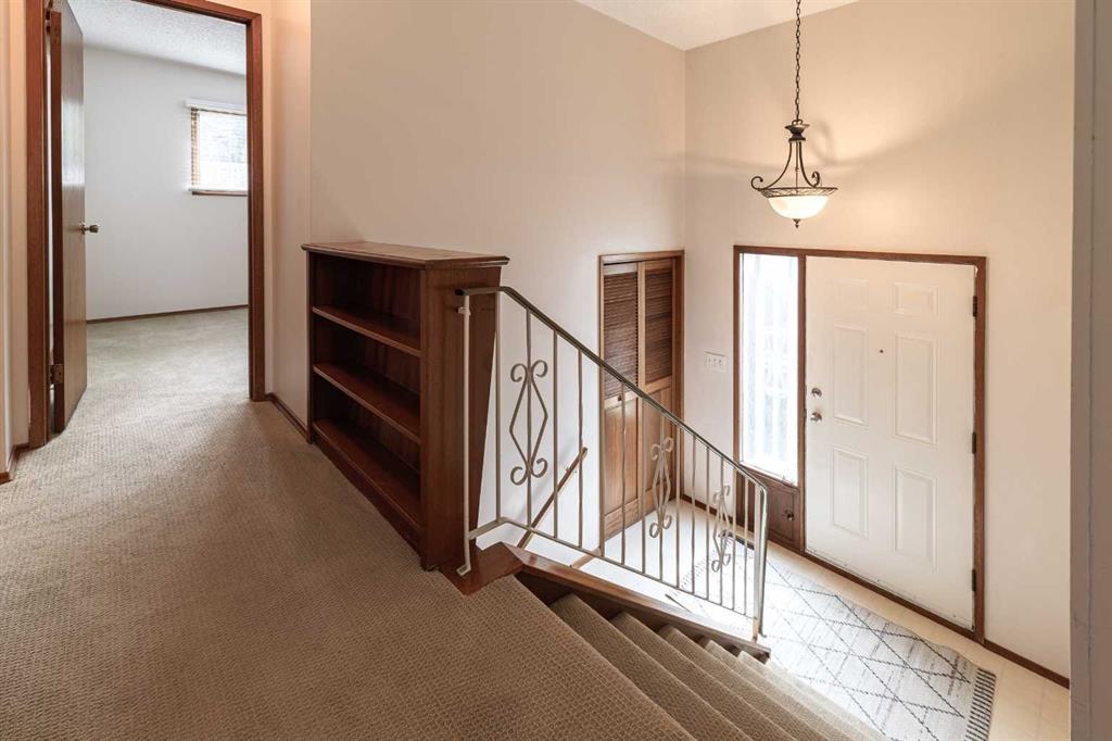 5222 Dalhousie Drive NW photo 3