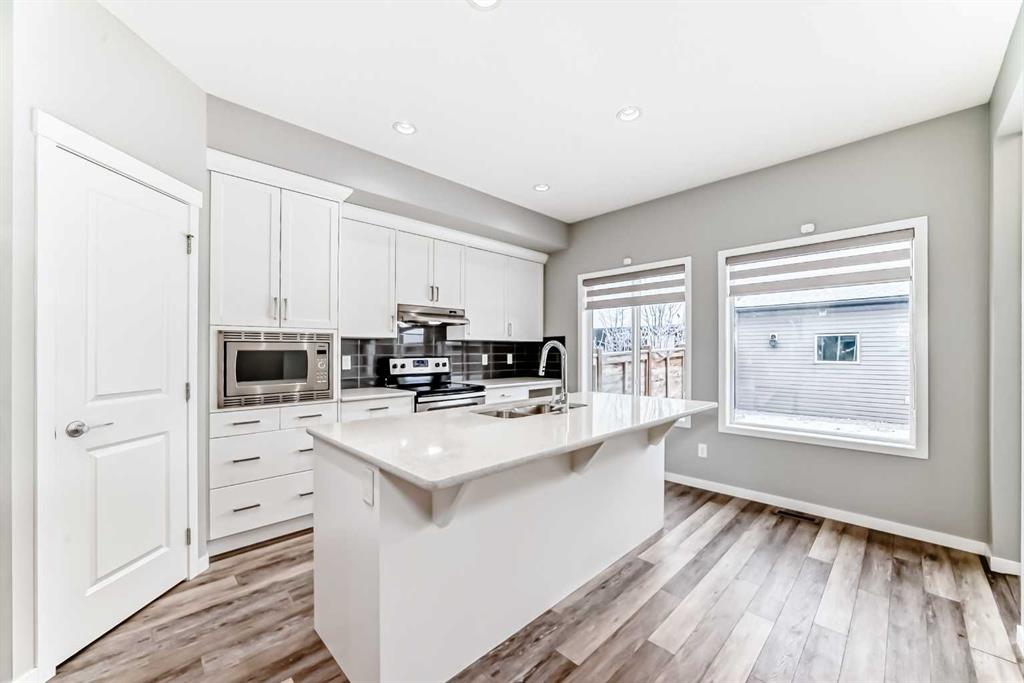 148 Howse Avenue NE photo 3