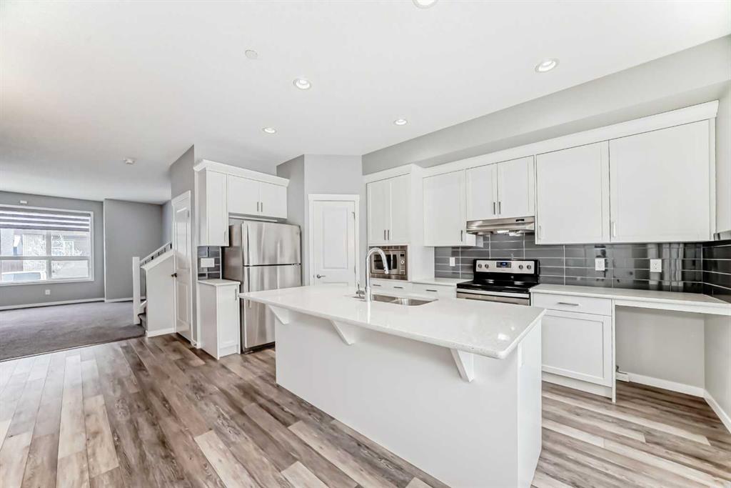 148 Howse Avenue NE photo 4