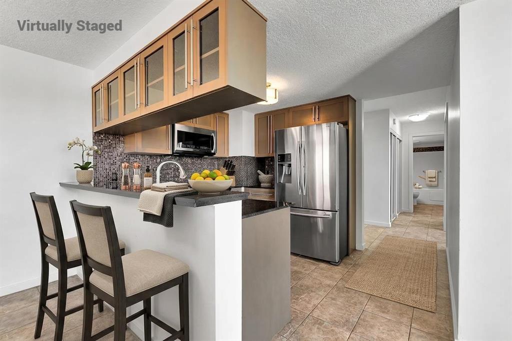 429 14 Street NW #411 photo 2