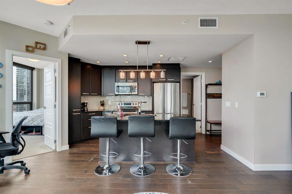 225 11 Avenue SE #2301 photo 4