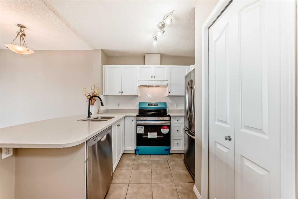 1053 10 Street SW #707 photo 2