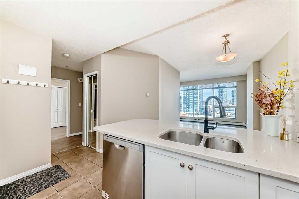 1053 10 Street SW #707 photo 4