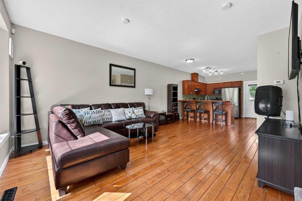 2005 Luxstone Boulevard SW #402 photo 2