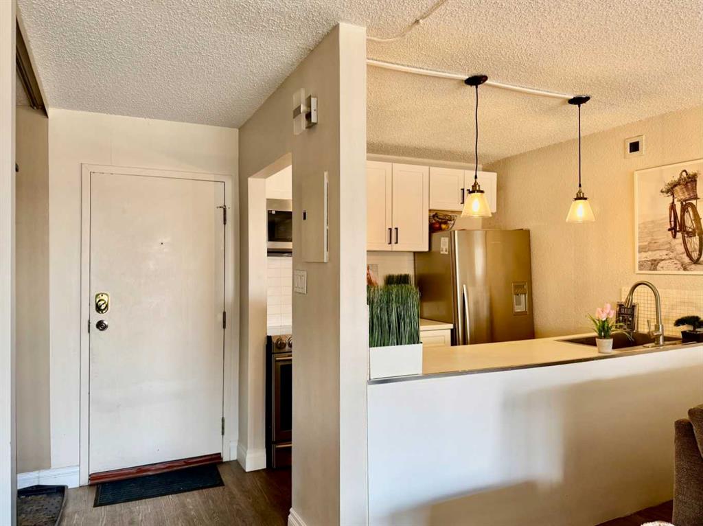 221 6 Avenue SE #511 photo 2