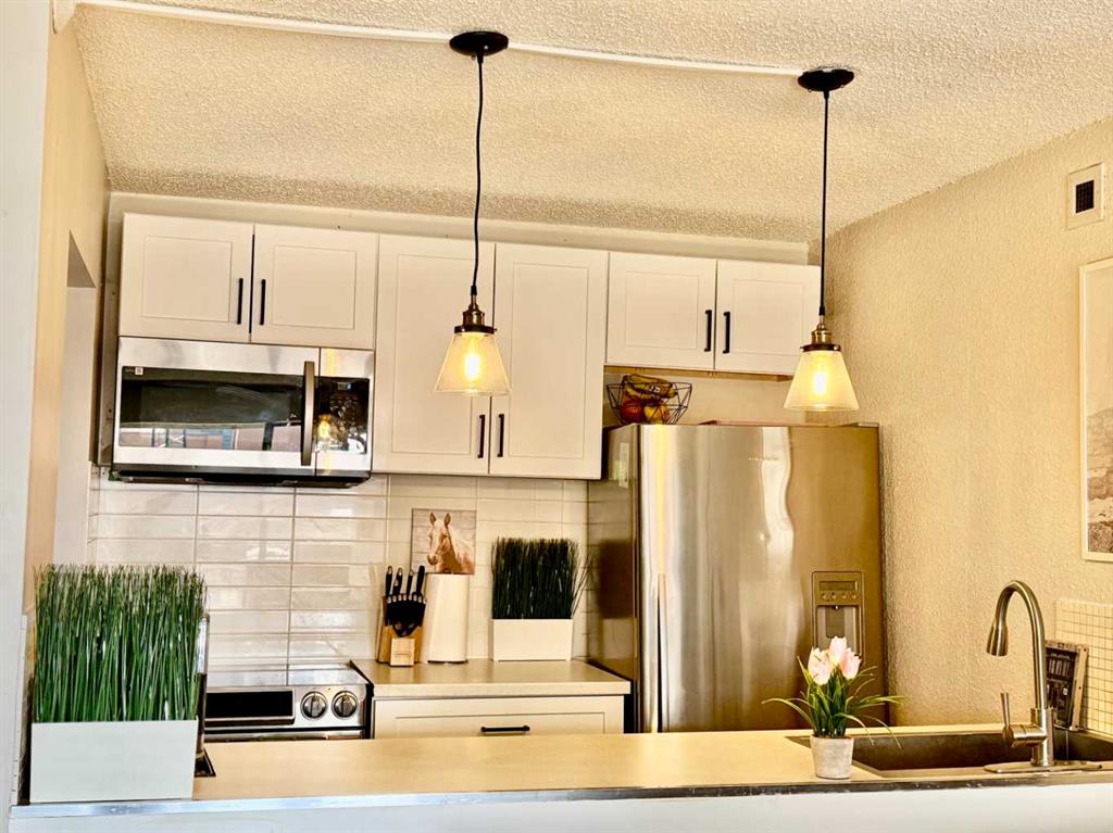 221 6 Avenue SE #511 photo 3
