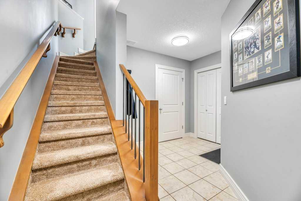 172 Rockyledge View NW #8 photo 2