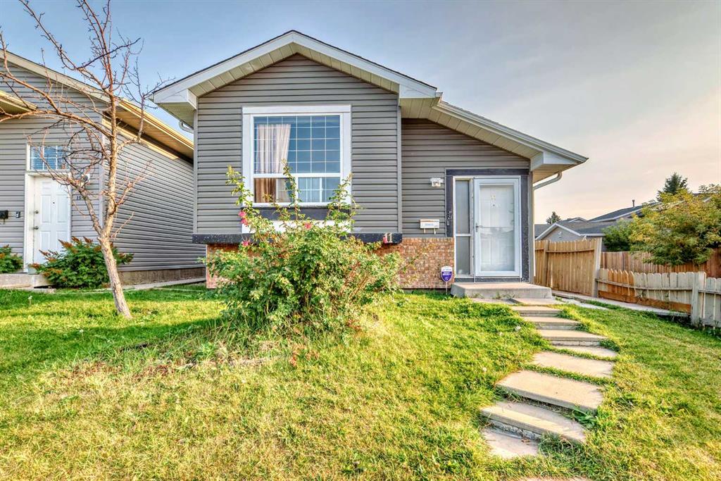 11 Martinwood Road NE photo 2