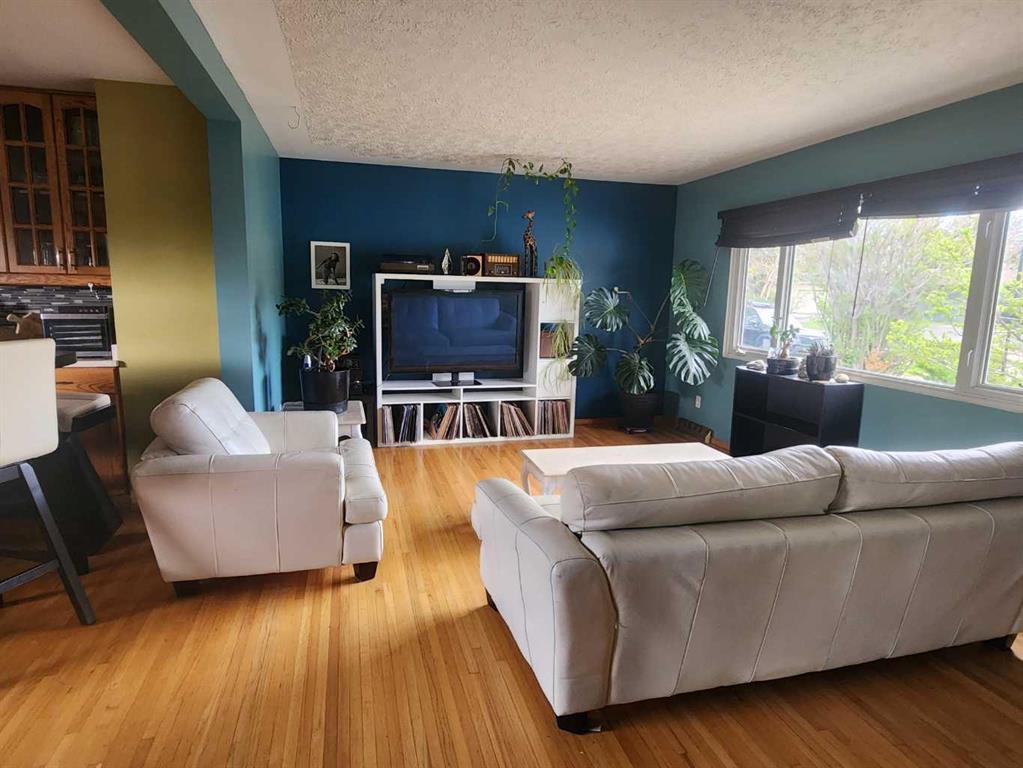 7304 5 Street SW photo 3