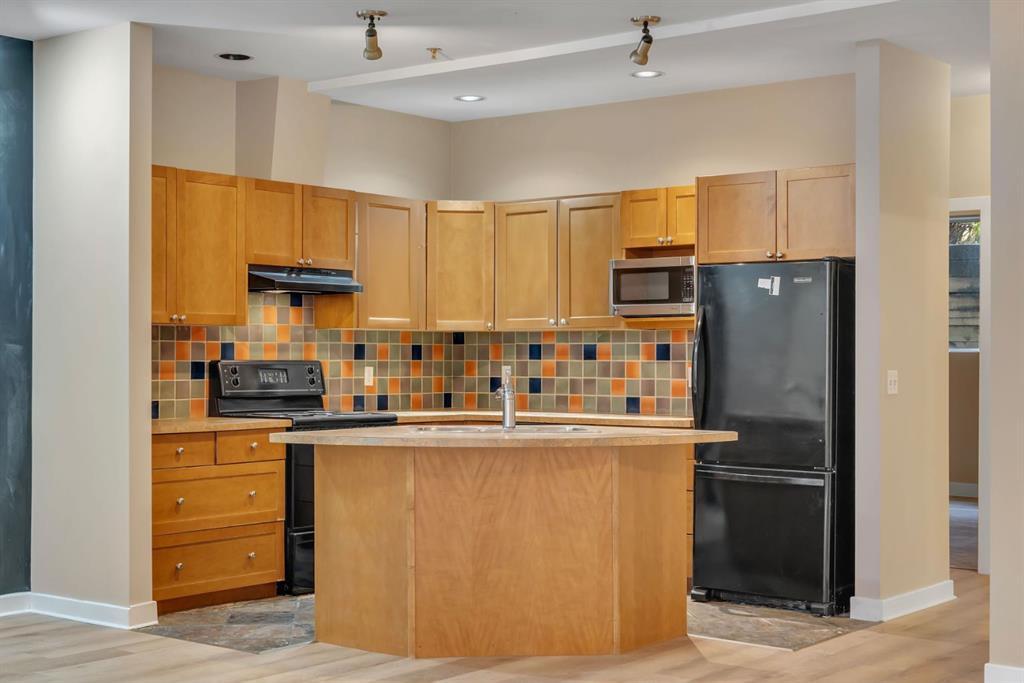 718 5 Street NE #403 photo 4